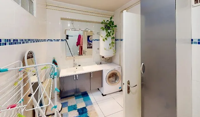 Appartement T3 Tout Confort,gare,tram,tout Commodite .